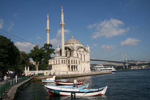 Ortaköy Mosque with the Bosphorus Bridge in the background, Istanbul.