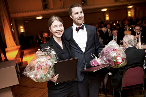 Kristiina Kompus og Thomas Gjesteland mottok Meltzerprisen for yngre forskere.