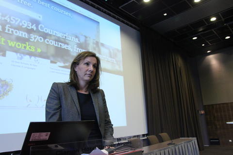 June M. Breivik, utviklingssjef i e-læring ved Handelshøyskolen BI holdt...