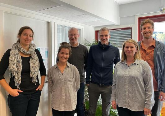 Researchers on the Klimabudsjett 2.0 project, and members from Vestland fylkeskommune.