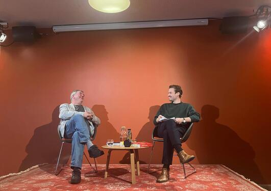 Øyvind Aase og Emil Perron i samtale på Litteraturhuset. 