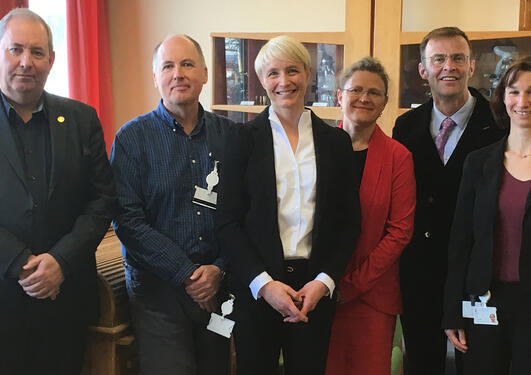 Group photo of the candidate with opponents and supervisors.