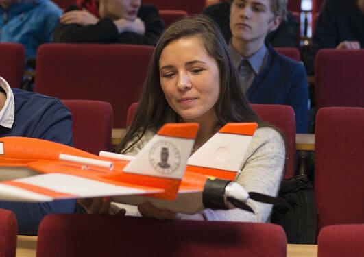 Elever besøker Geofysisk institutt