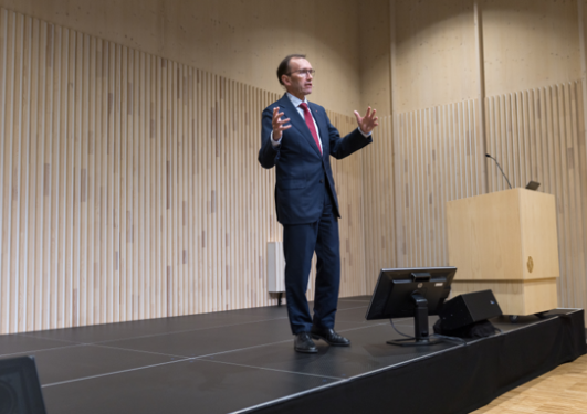 Utenriksministeren på UiB besøk