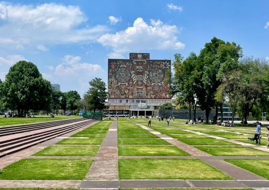 Bile av hovedbiblioteket på UNAM