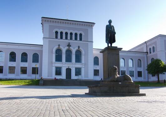 The picture shows Bergen Museum.