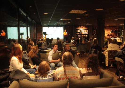 Norwegian evening, åpning