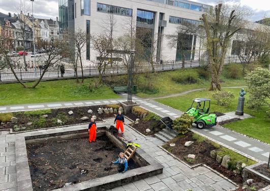 Graving i dammen i Musehagen