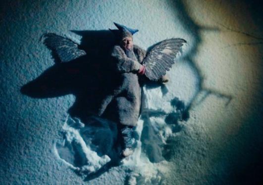 Snøengel, stillbilde fra dokumentarfilmen In My Hand.