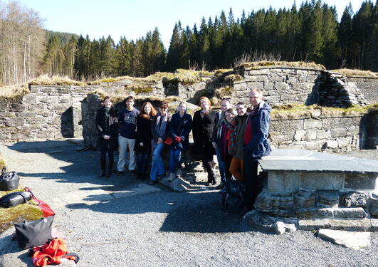 Gruppe fra Cambridge på ekskursjon til Lysekloster