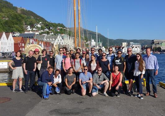 GEO PhD seminar 2018 - gruppebilde ved kaien i Bergen