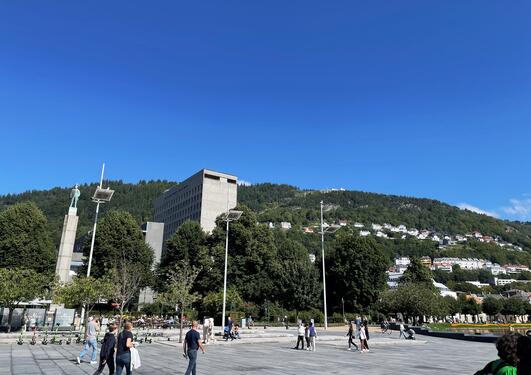 Festplassen og rådhuset i Bergen