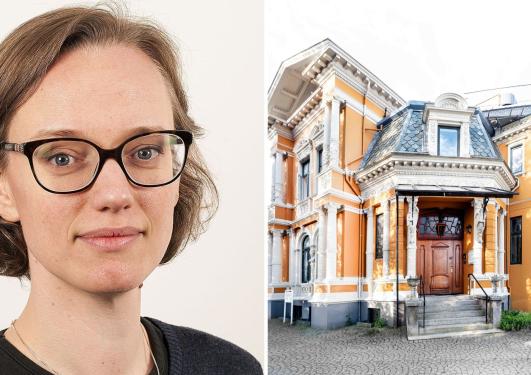 Portrettfoto av kvinne med kort hår og briller sidestilt med frontpartiet av en villabygning