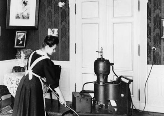 One of the first vacuum cleaners by Siemens, 1906.