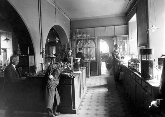 Laboratorium ved Den Tekniske Skole, Lars Hilles gate 34, 1926