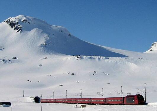 The train arrives at Finse.