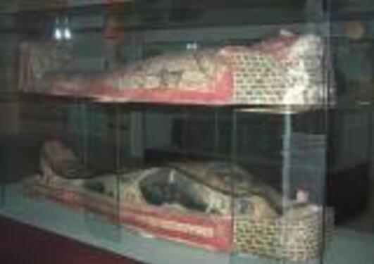 Teshemmin was buried between 525 og 350 BC. You could meet her in Bergen...
