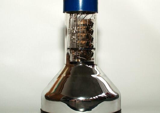 Fotomultiplikator-rør fra midten av 1960-tallet.