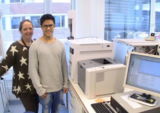 Long Giang Nguyen (right)  and Hanne Wellendorf at NIOM