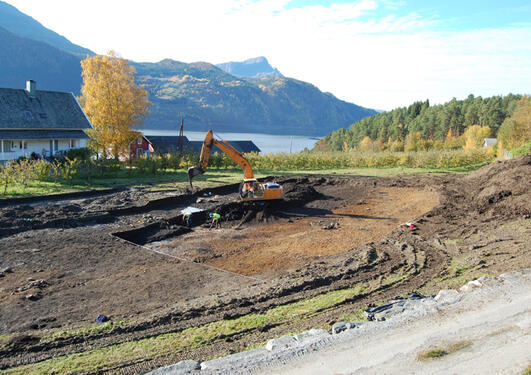 4. Lok. 5. Arbeidsbilde fra utgravningen.